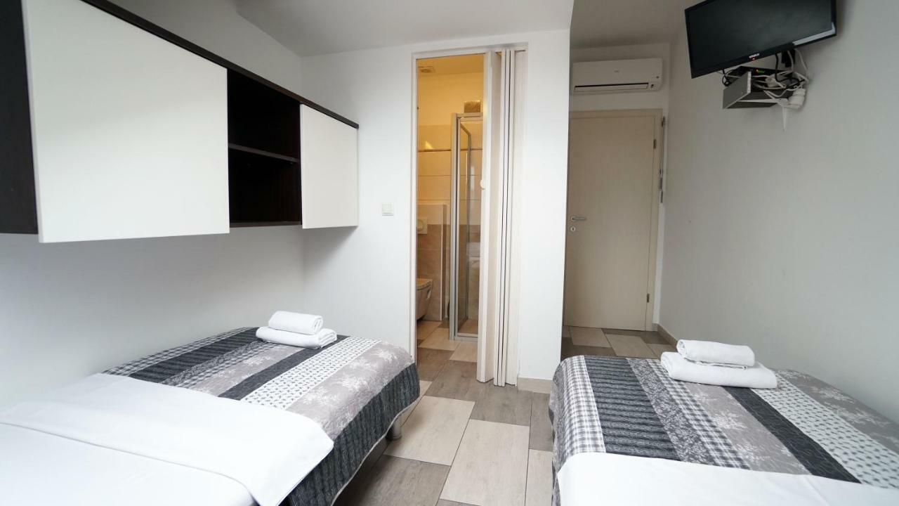 Apartments Lulic Zadar Bagian luar foto